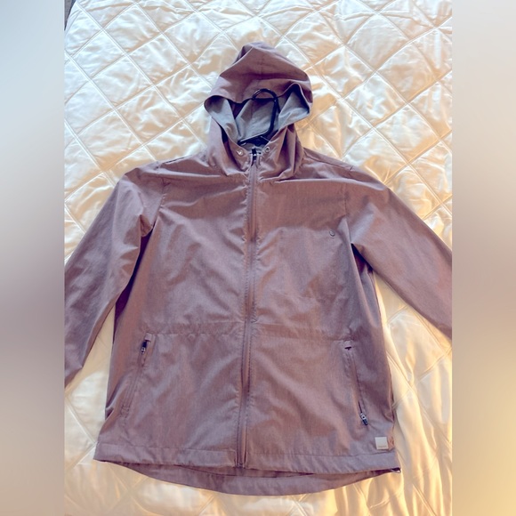 Vuori Women’s Outdoor Trainer Javket in mauve! - Picture 5 of 9